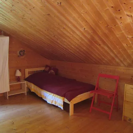 Les De La Vigne Grande *