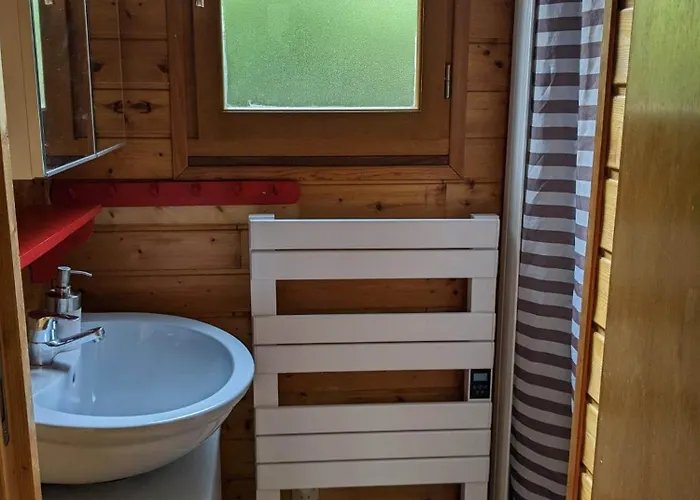 Les De La Vigne Grande *