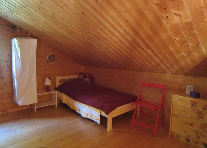 Les De La Vigne Grande *